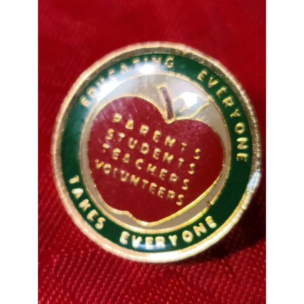 Education Pin Apple Parents Students Teachers Volunteers Gold Tone Lapel